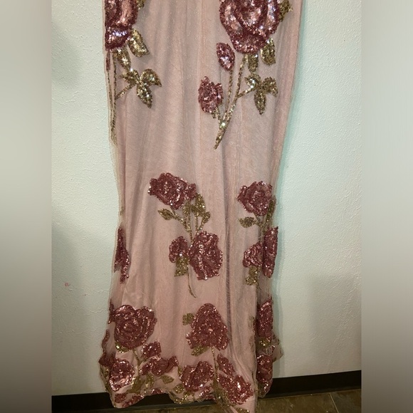 Dress - Picture 9 of 11